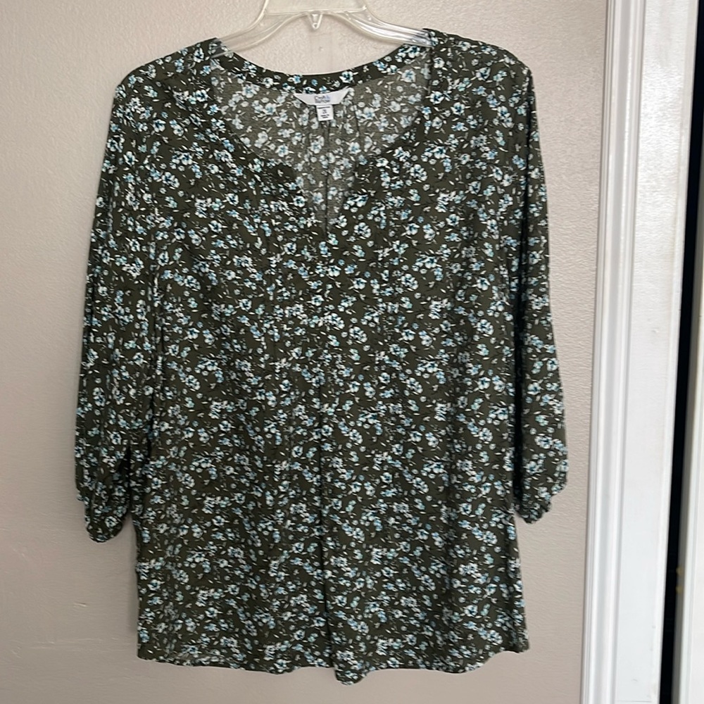 Croft & Barrow women’s 2x blouse.